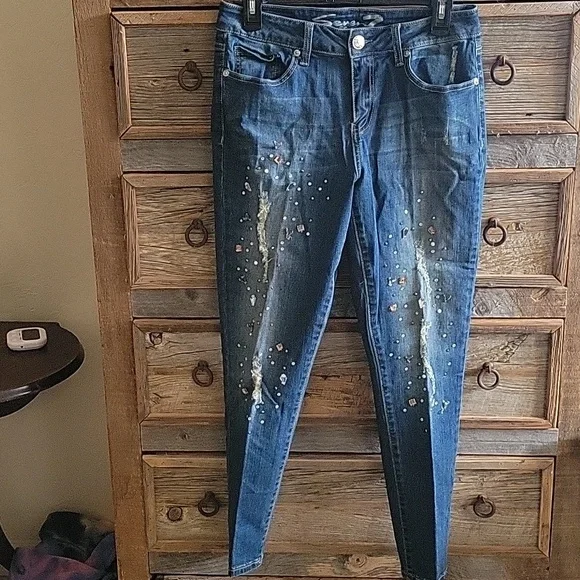 Seven7 Embellished/Distressed Denim Jeans, 5 Pocket, Skinny Ankle Size 8 - Picture 3 of 13